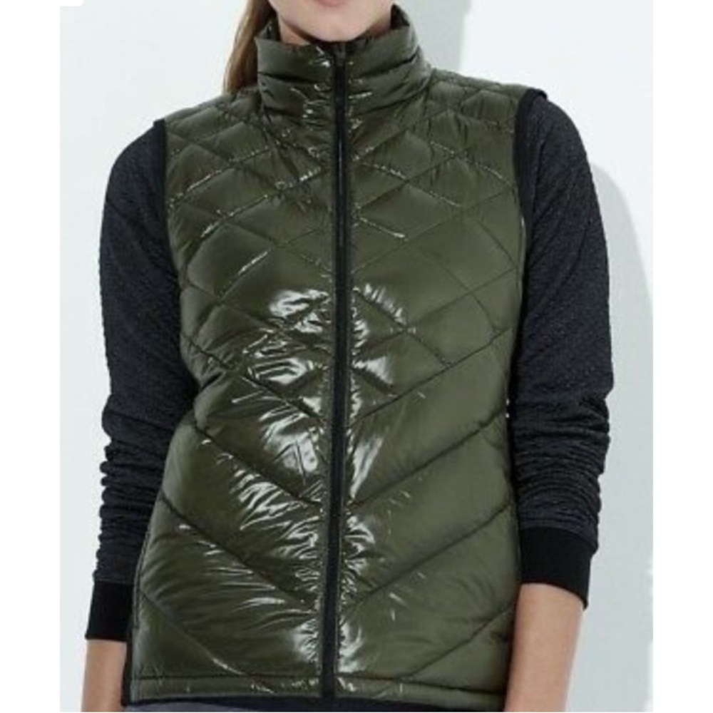 Lucy Daily Zen Vest Goose Down Insulation Forest Green Black Lightweight Warm